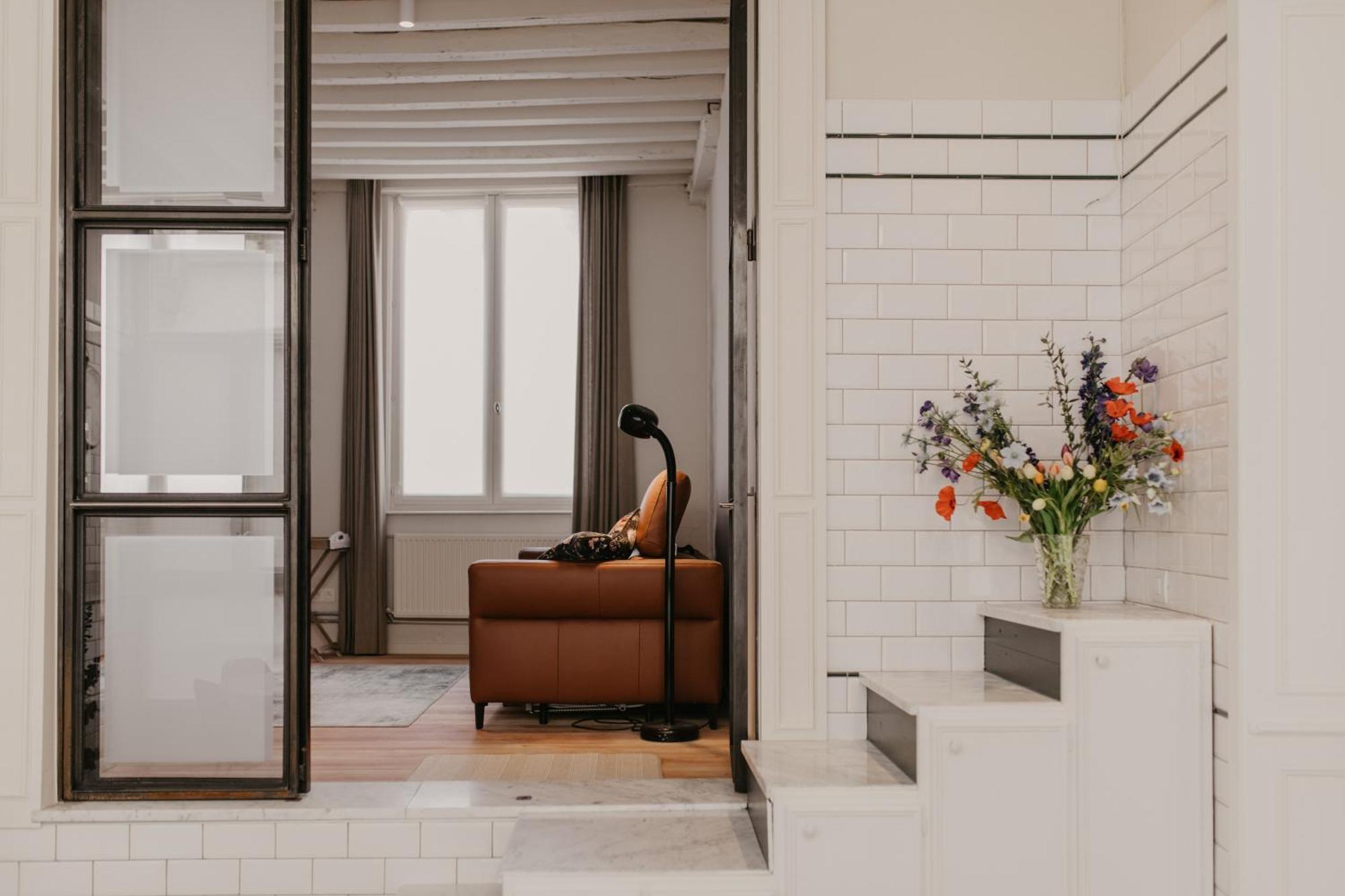 Blue Bird Residence Suite Moriaan Anversa Esterno foto