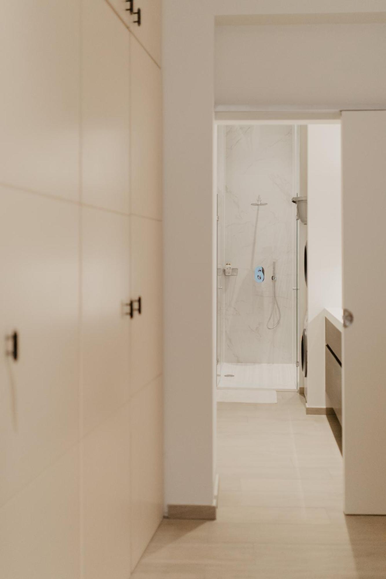 Blue Bird Residence Suite Moriaan Anversa Esterno foto